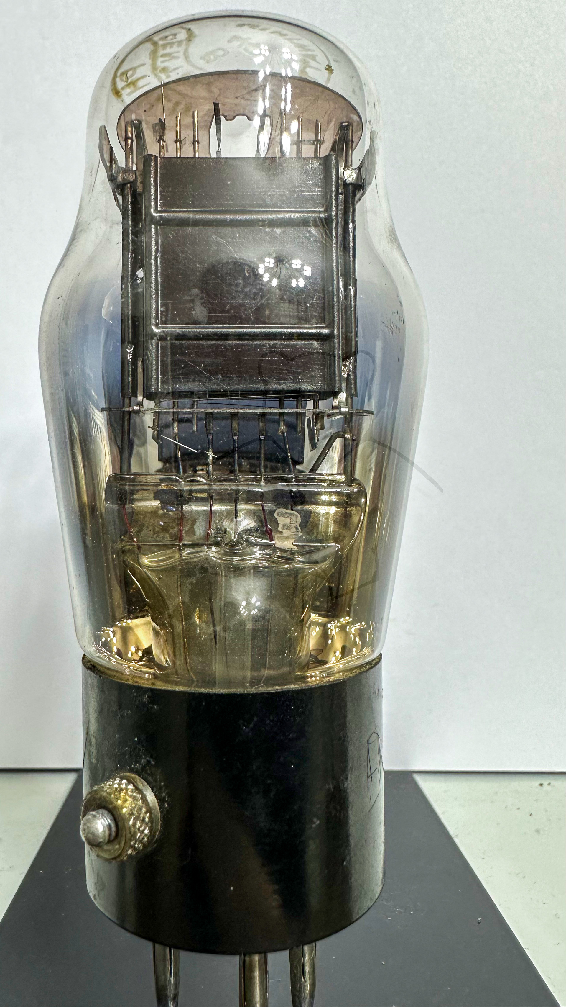 Röhre B443 (Europa, 4pol) Bild 1