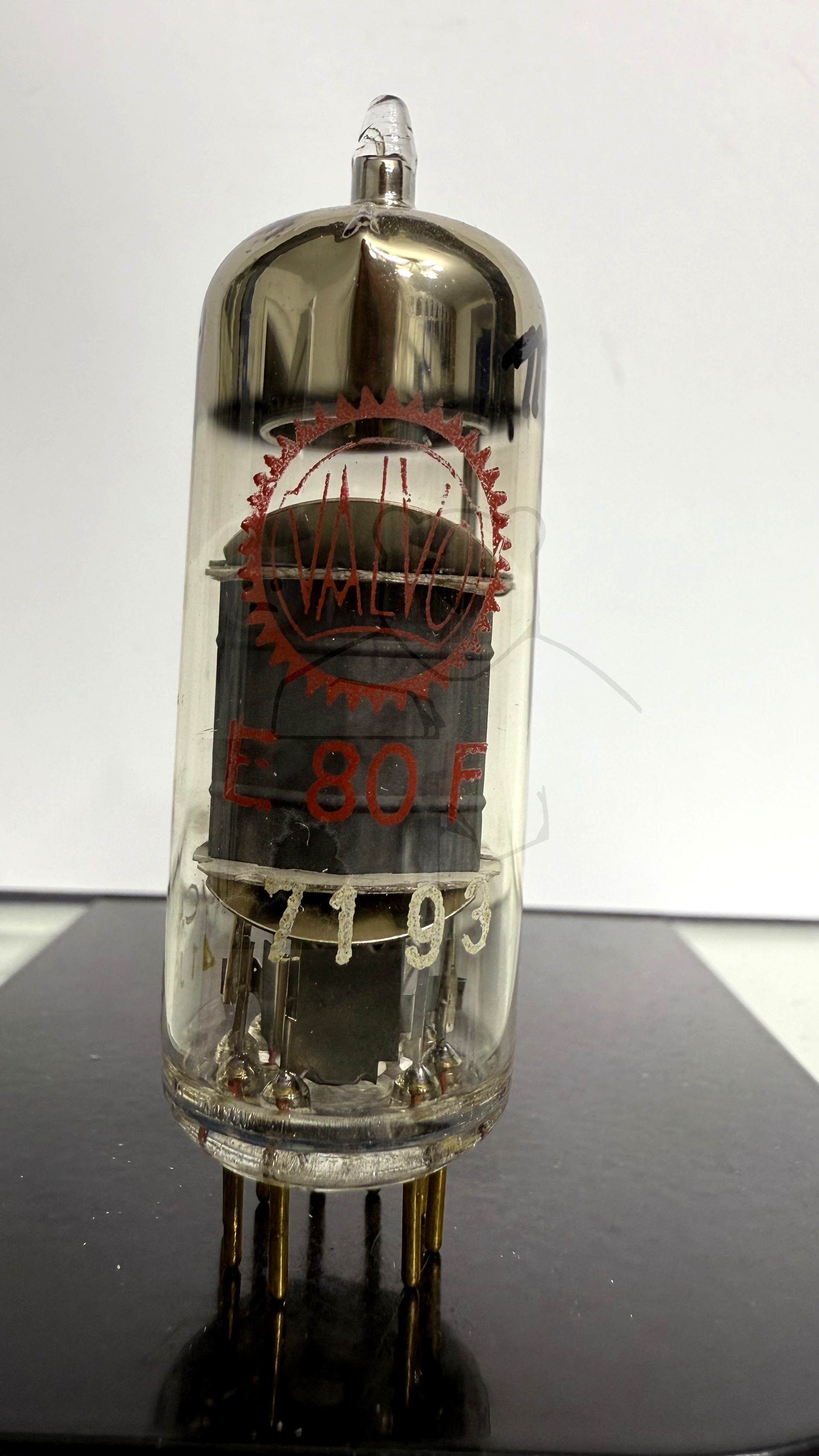 Röhre E80F #1377 Bild 1