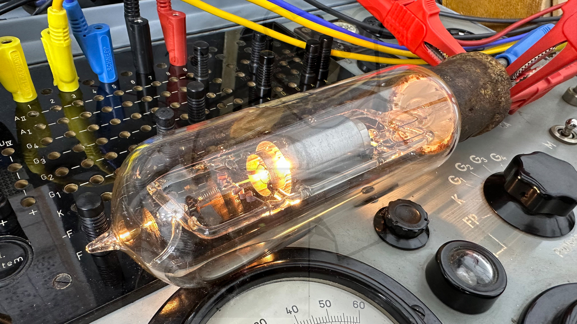 Röhre R #6417 In Betrieb Bild 4