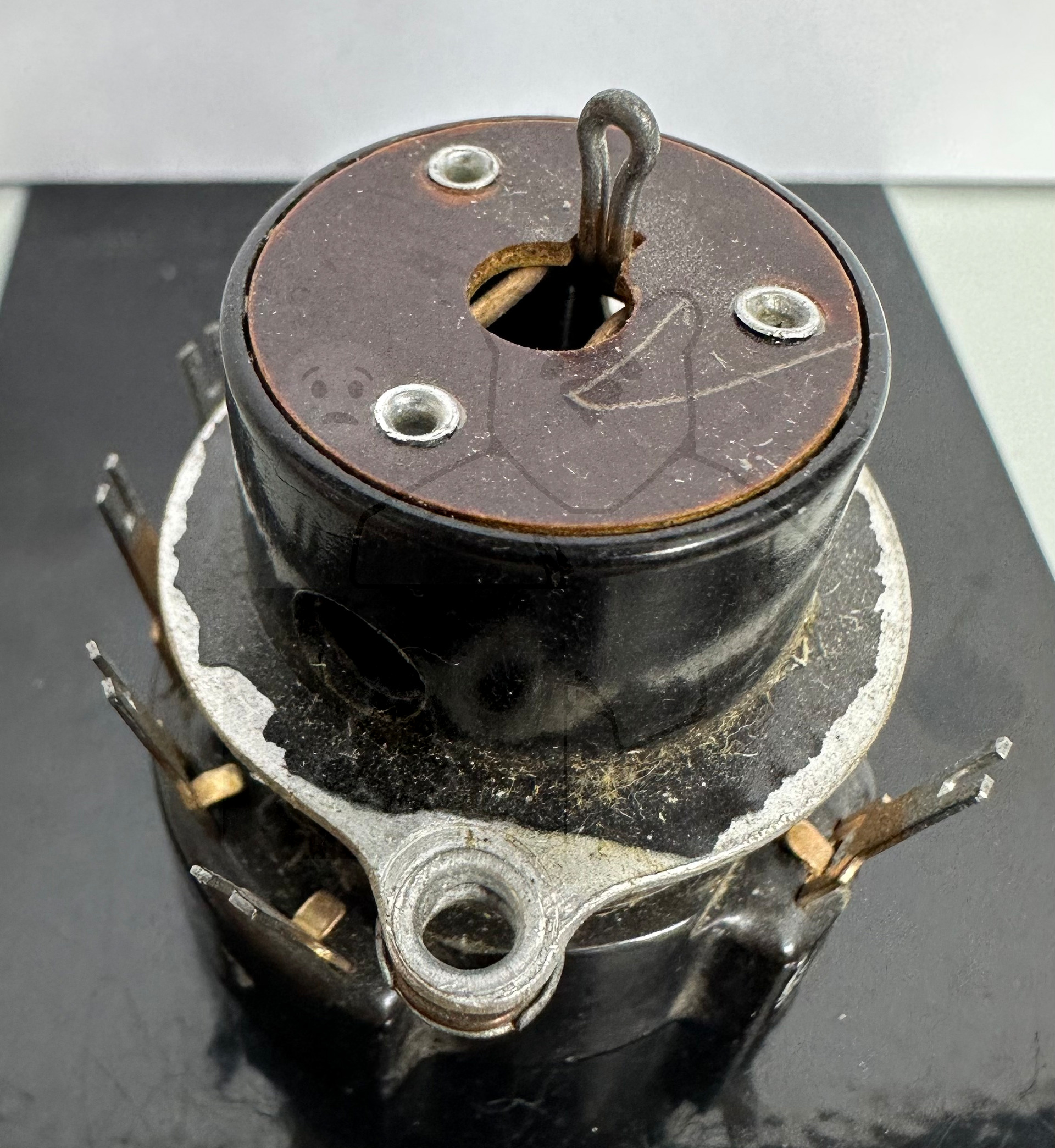 Röhre RL2,4P2 #0071 Fassung Bild 2