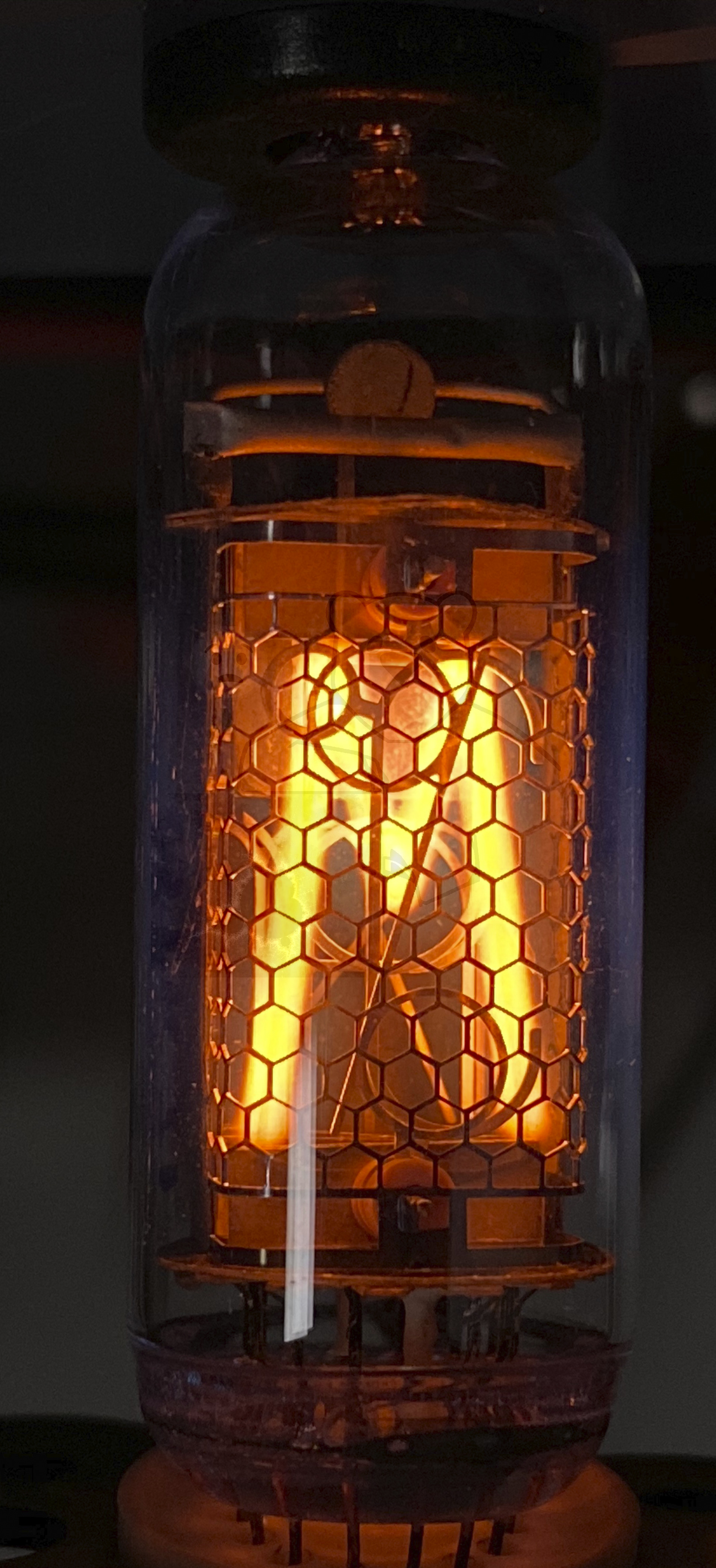 Röhre ИН-19А Symbol M (Gross)