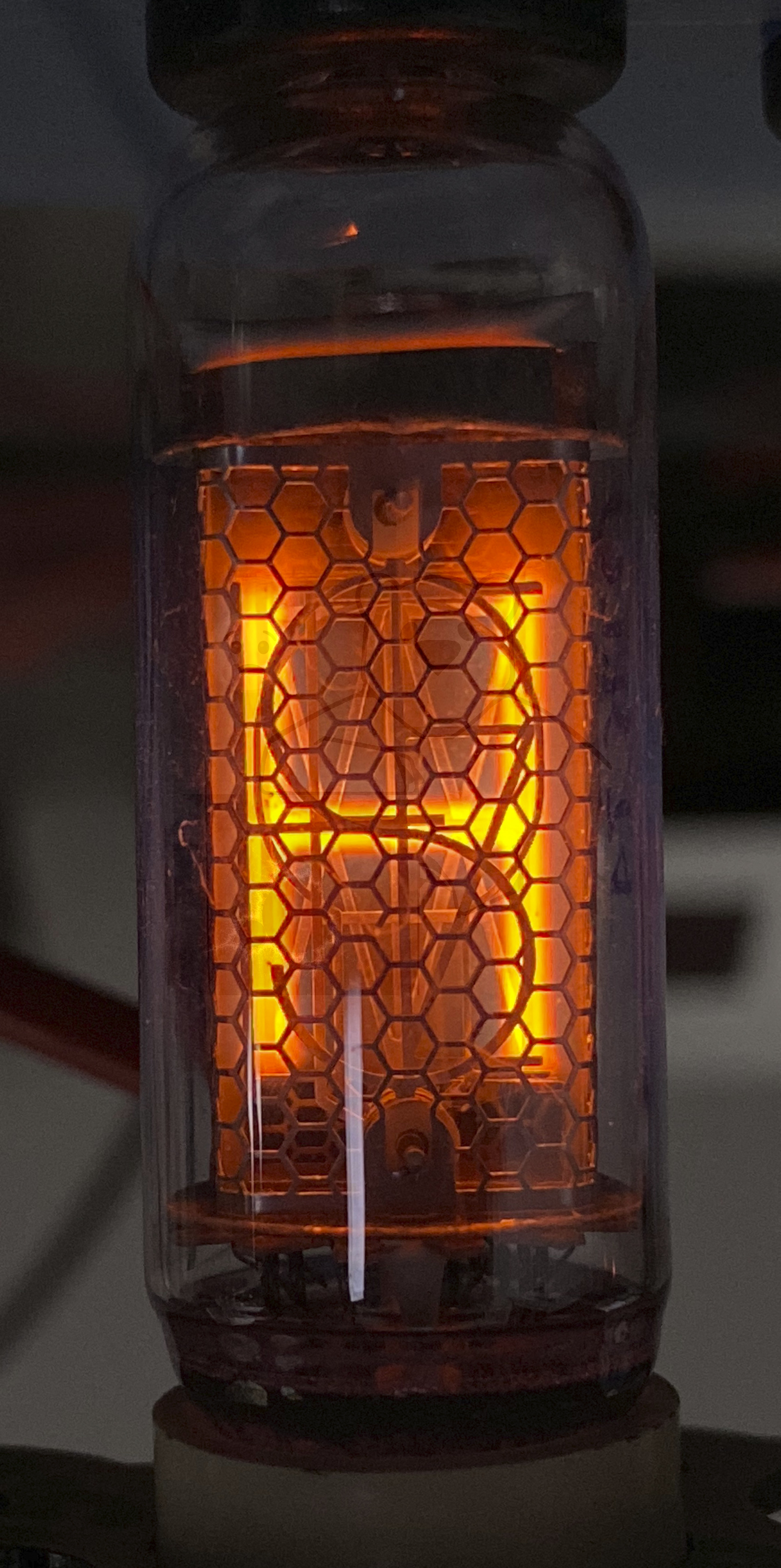 Röhre ИН-19Б Symbol H