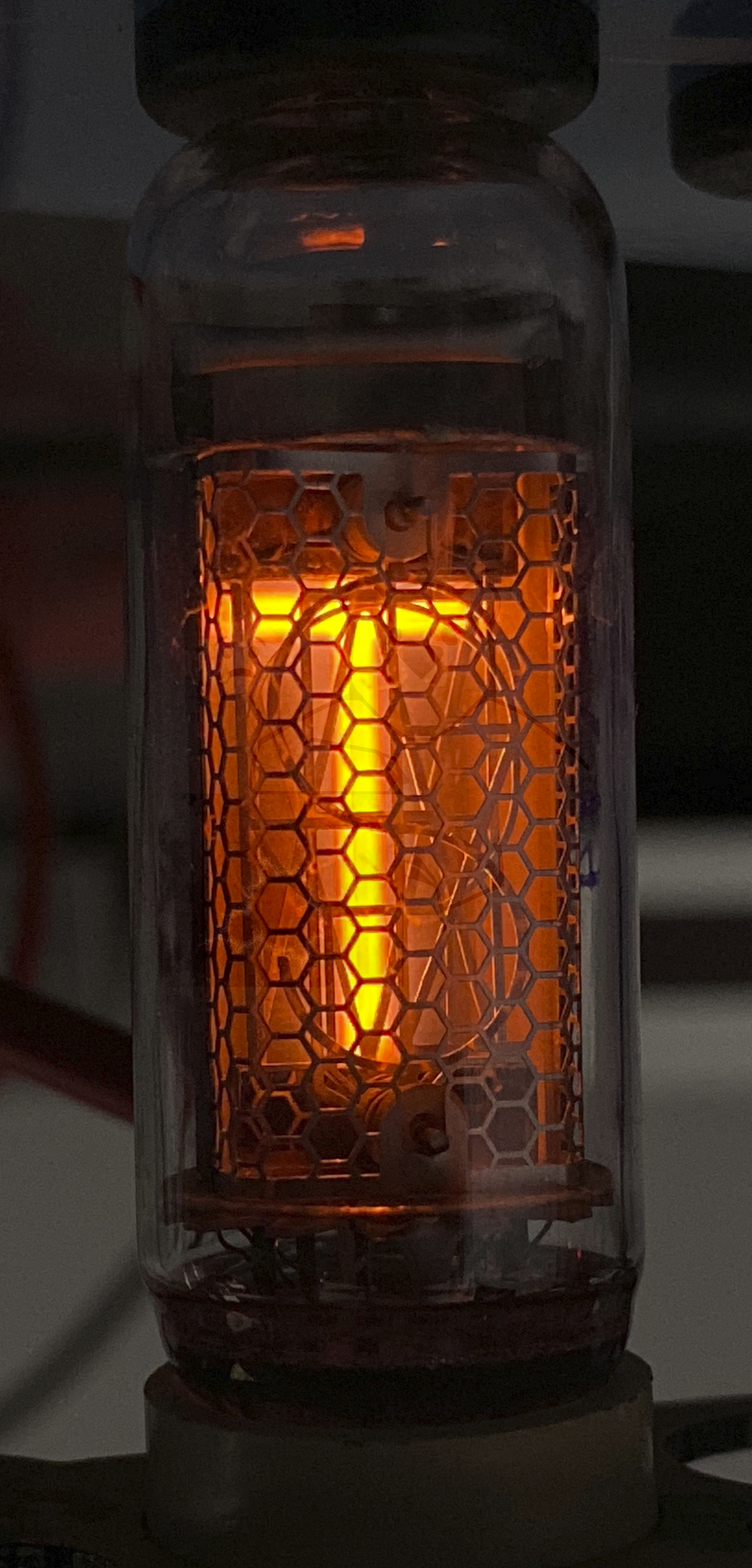 Röhre ИН-19Б Symbol T