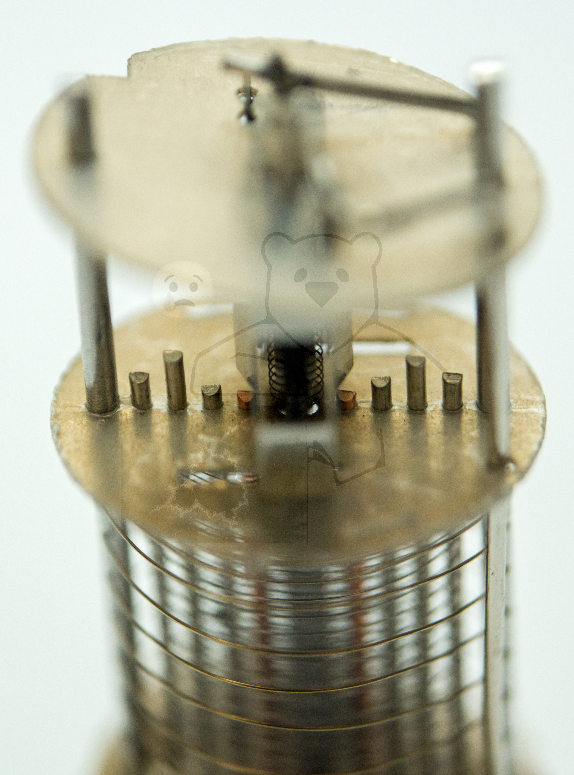 Makroaufnahme ECH81 Bild 09 - Obere Halterung Heptodensystem