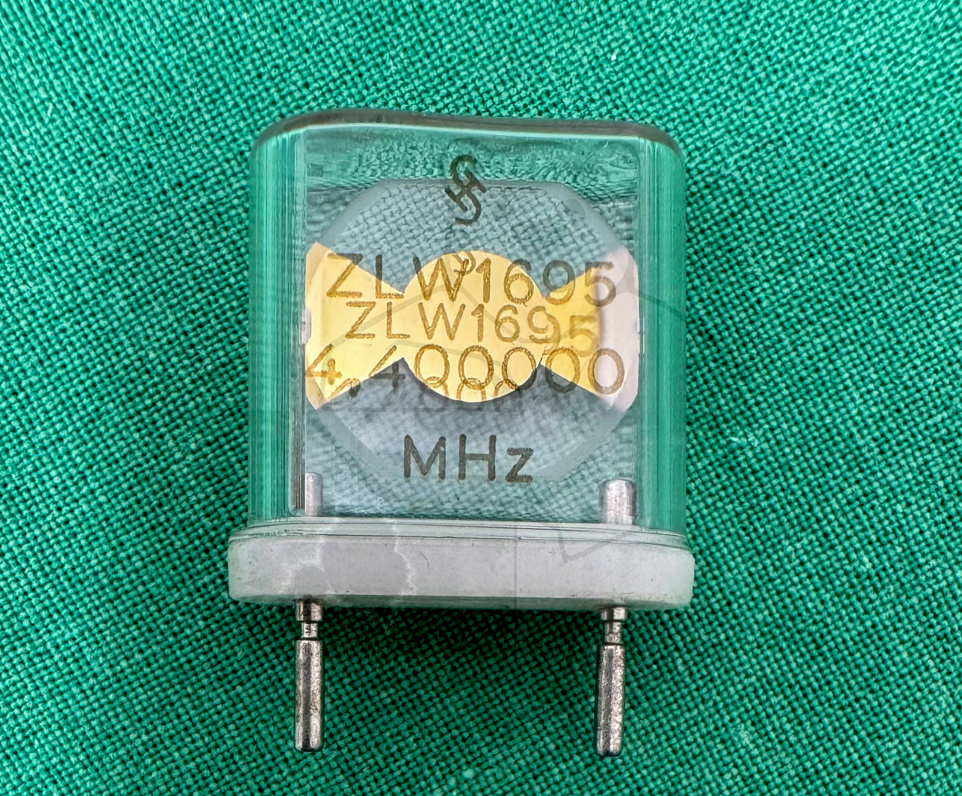 Quarz #6613 4,4 MHz Bild 1
