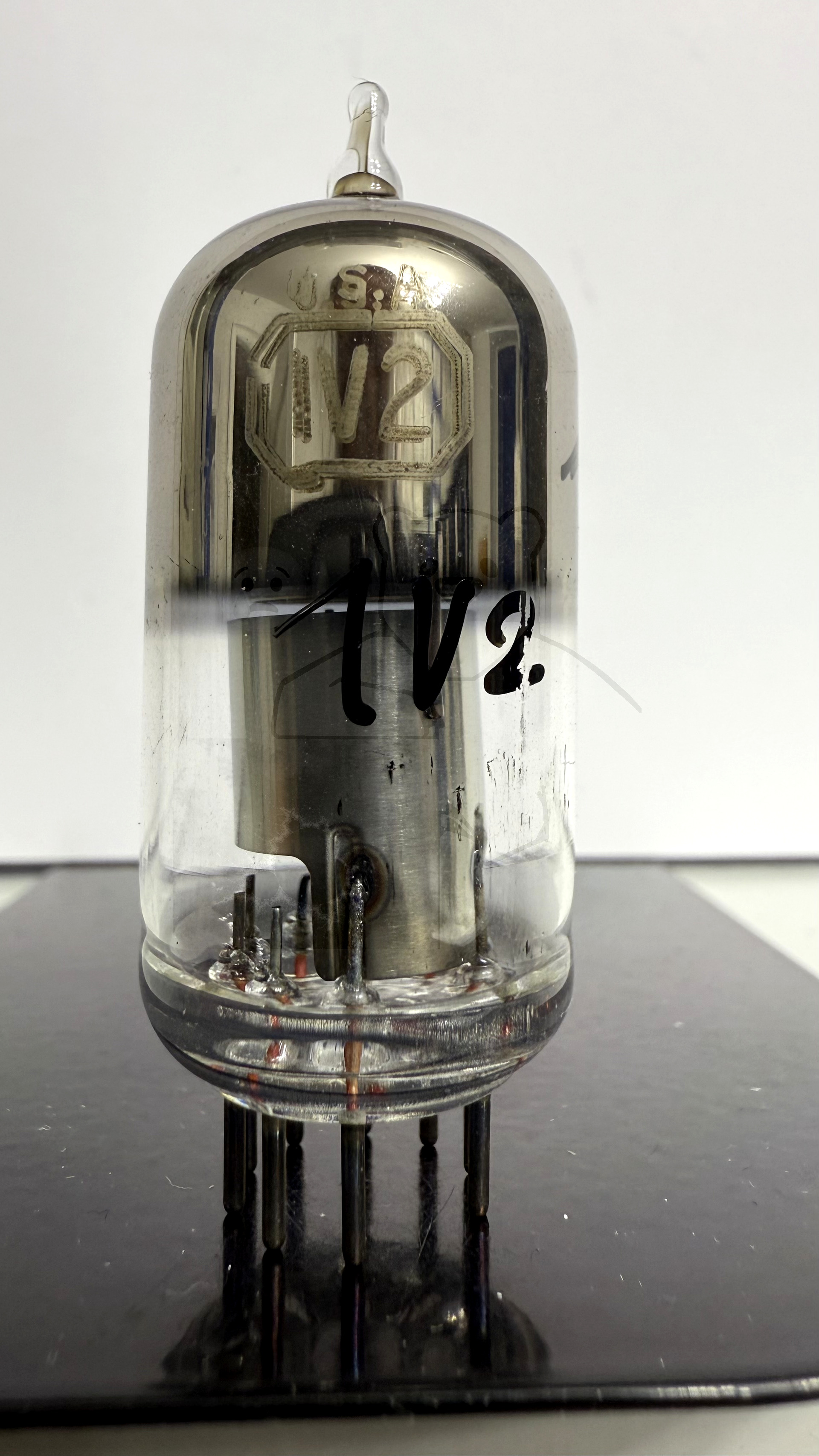 Röhre 1V2 #1782 Bild 1