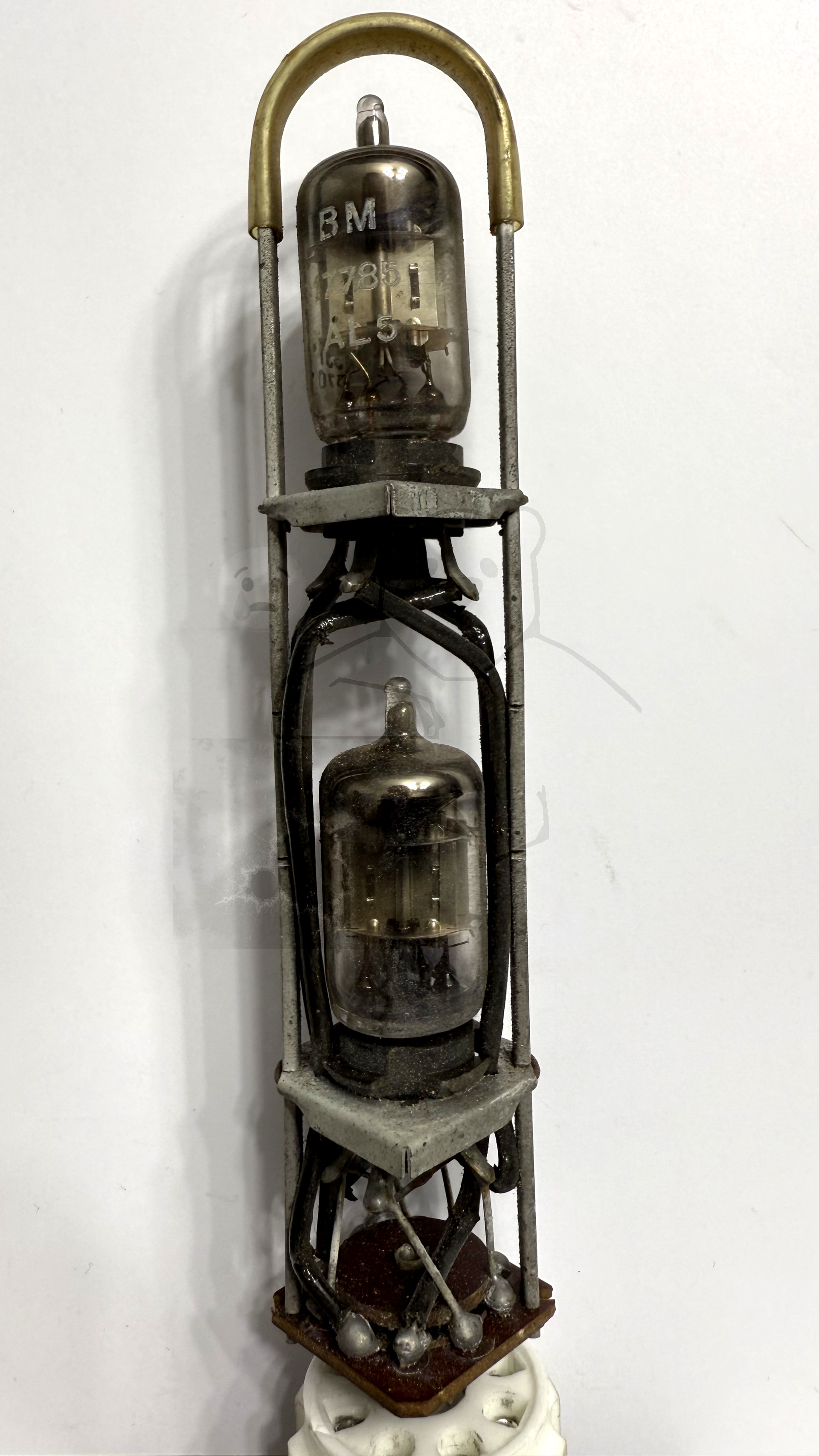 Röhre 6AL5 in einem Computermodul Bild 3