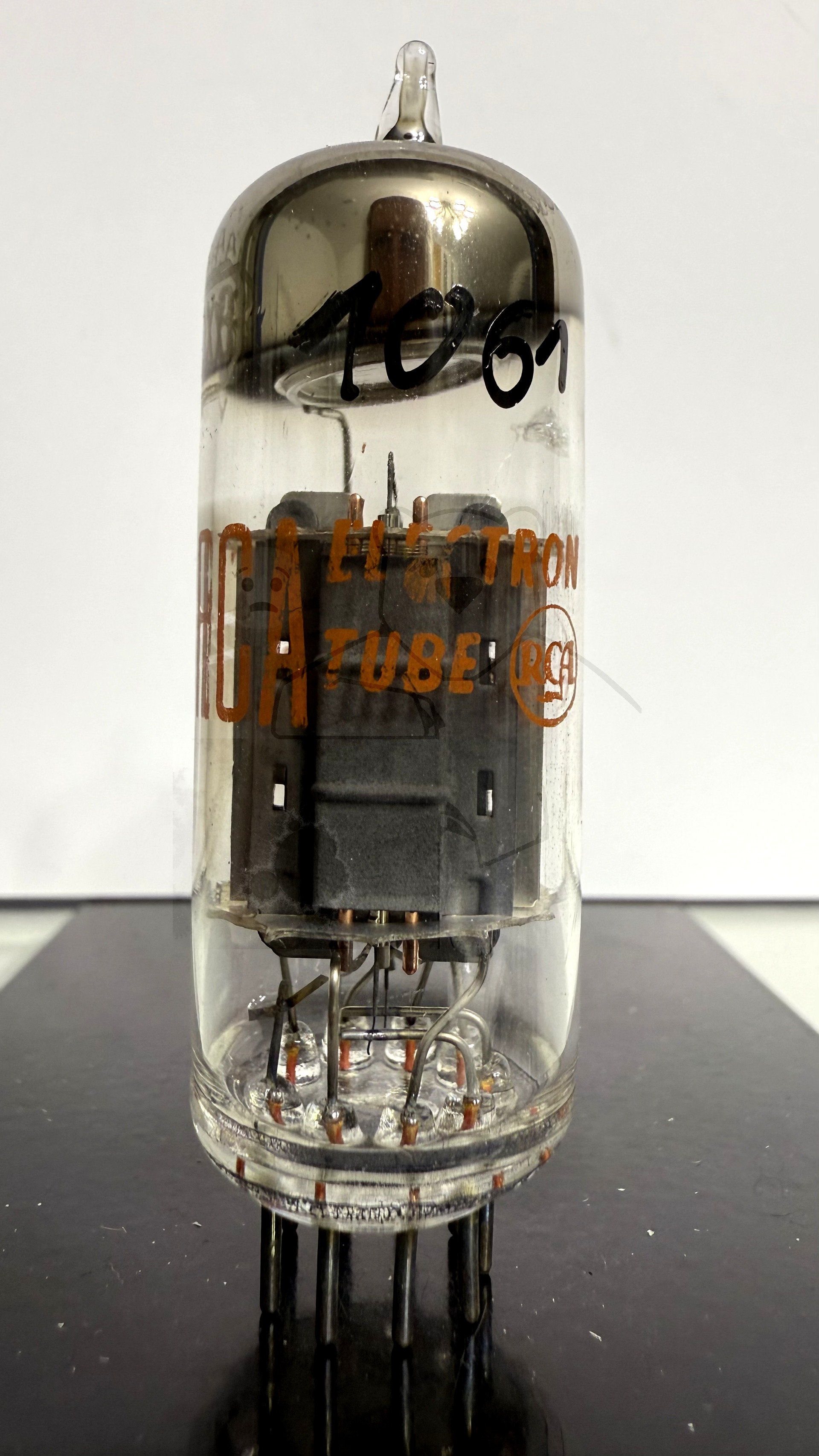 Röhre 6CX8 #1061 Bild 2