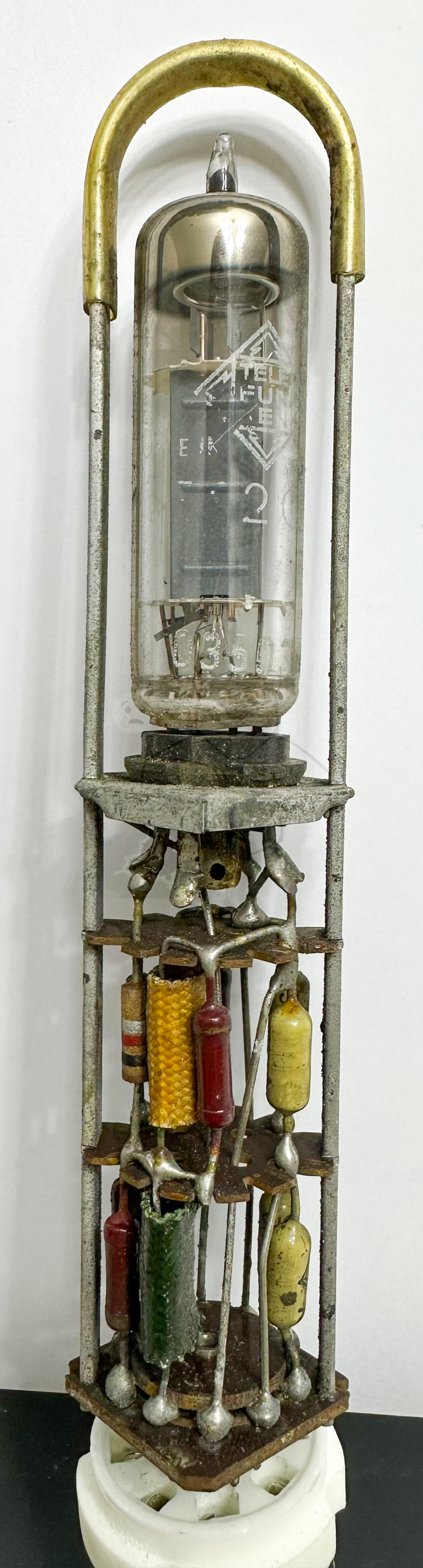 Röhre E92CC #7532 in einem Computermodul Bild 1