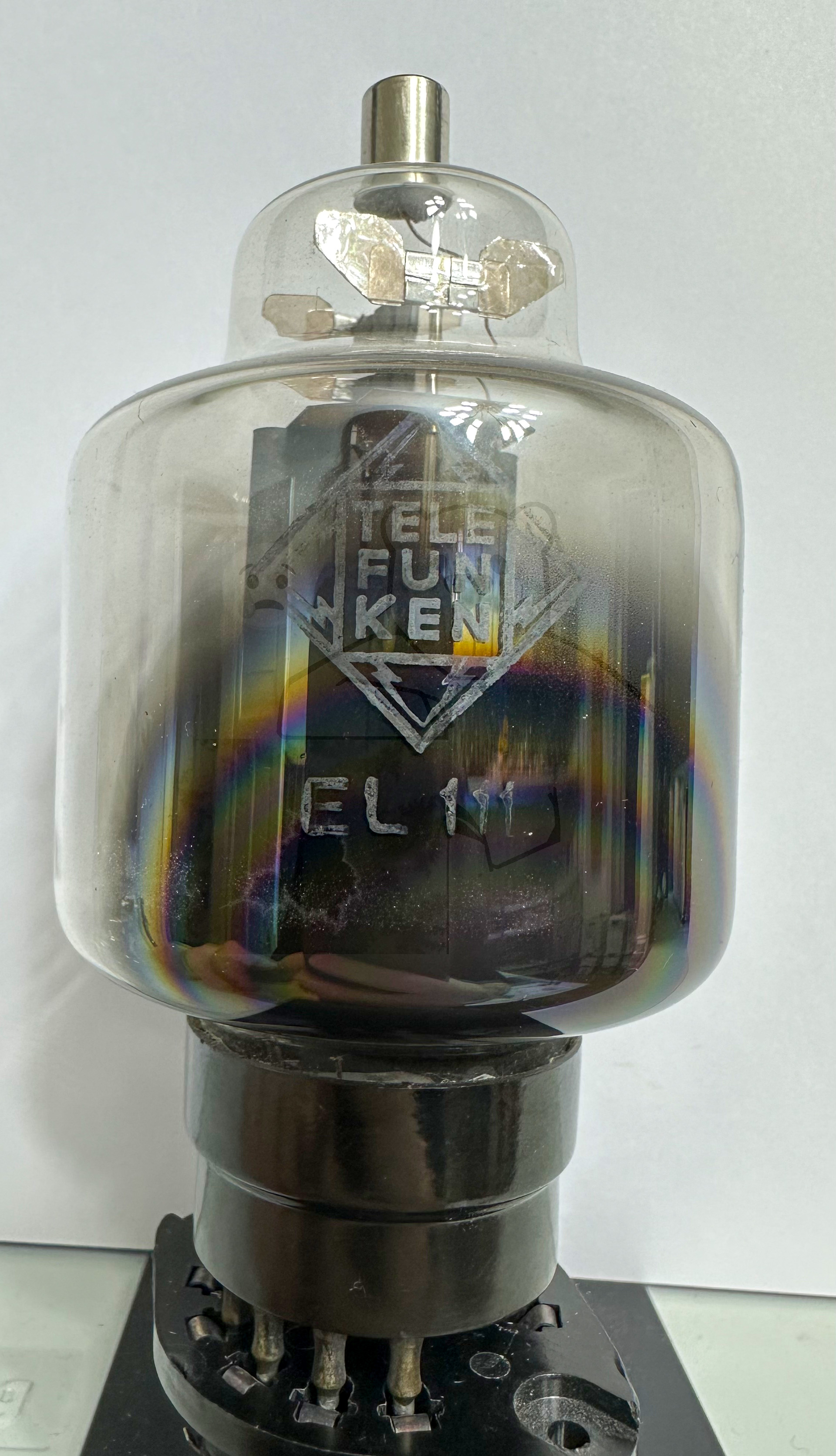 Röhre EL111 (Stahlröhrensockel, 8pol) #7500 Bild 01