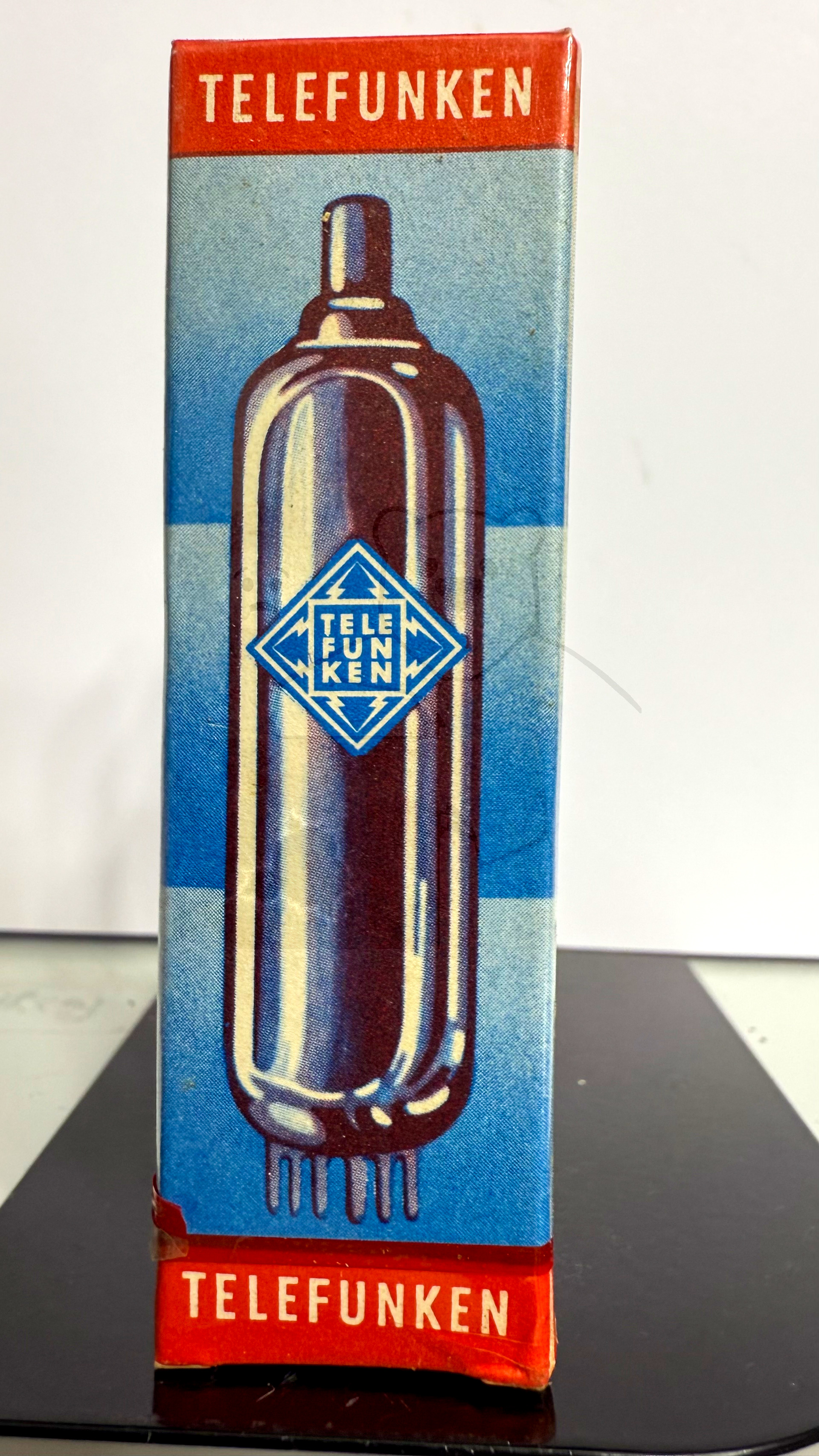 Röhre EM800 #3596 Verpackung Bild 1