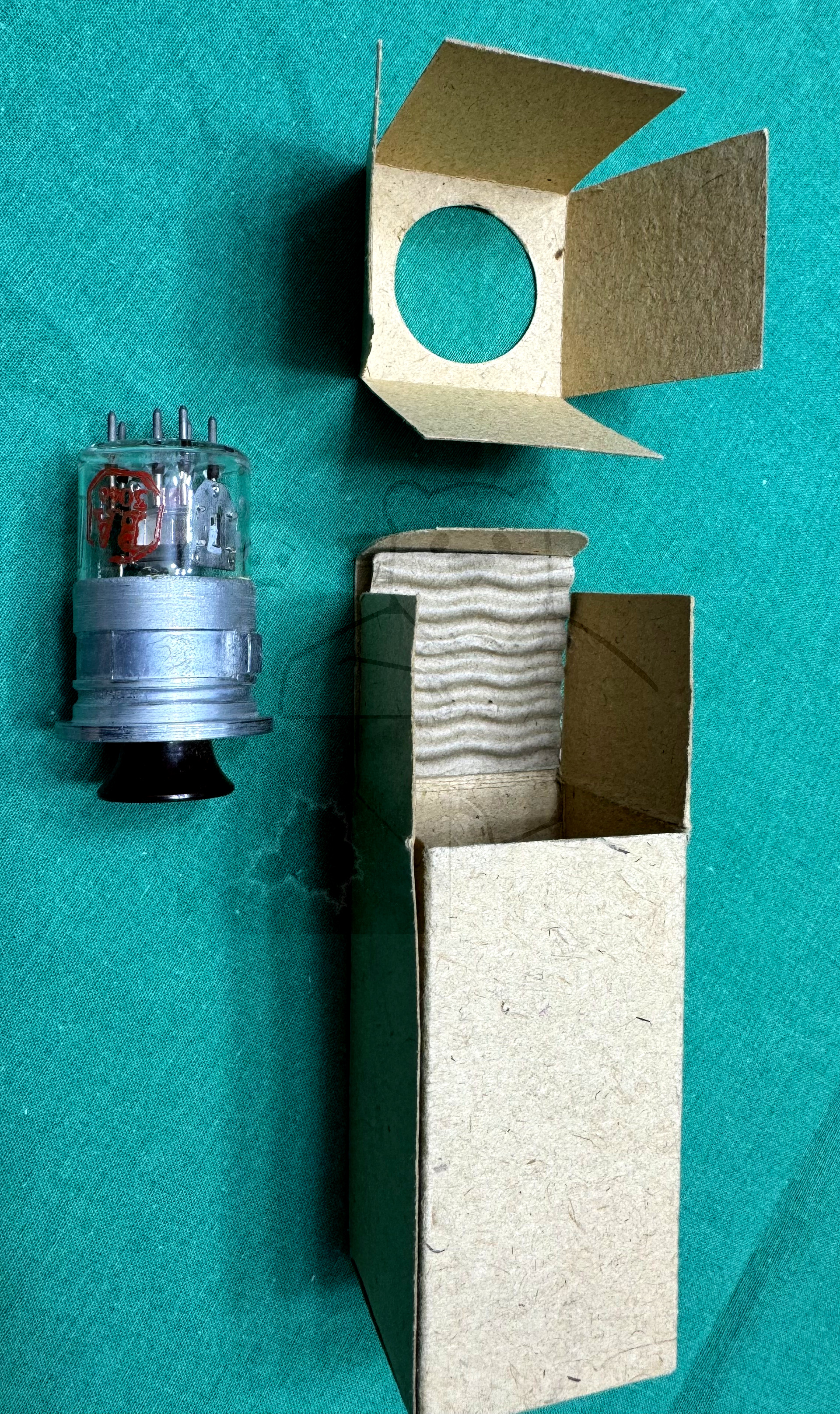 Röhre LG7 #6627 Verpackung Bild 1