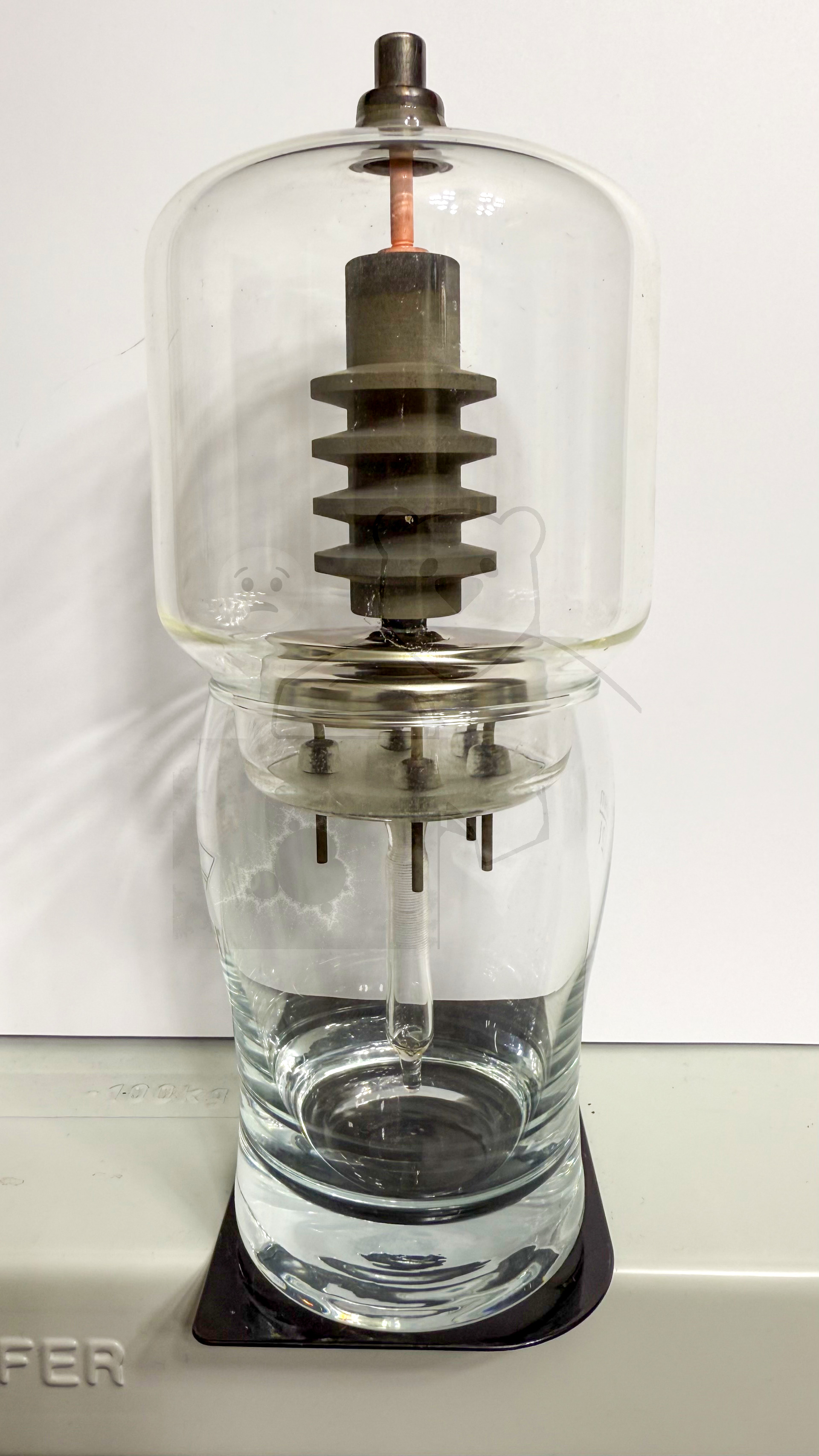 Röhre RS1002 #6875 Bild 3 (Wurde aus dem Produktionsprozess entnommen) 'Die Röhre im Granini-Glas'