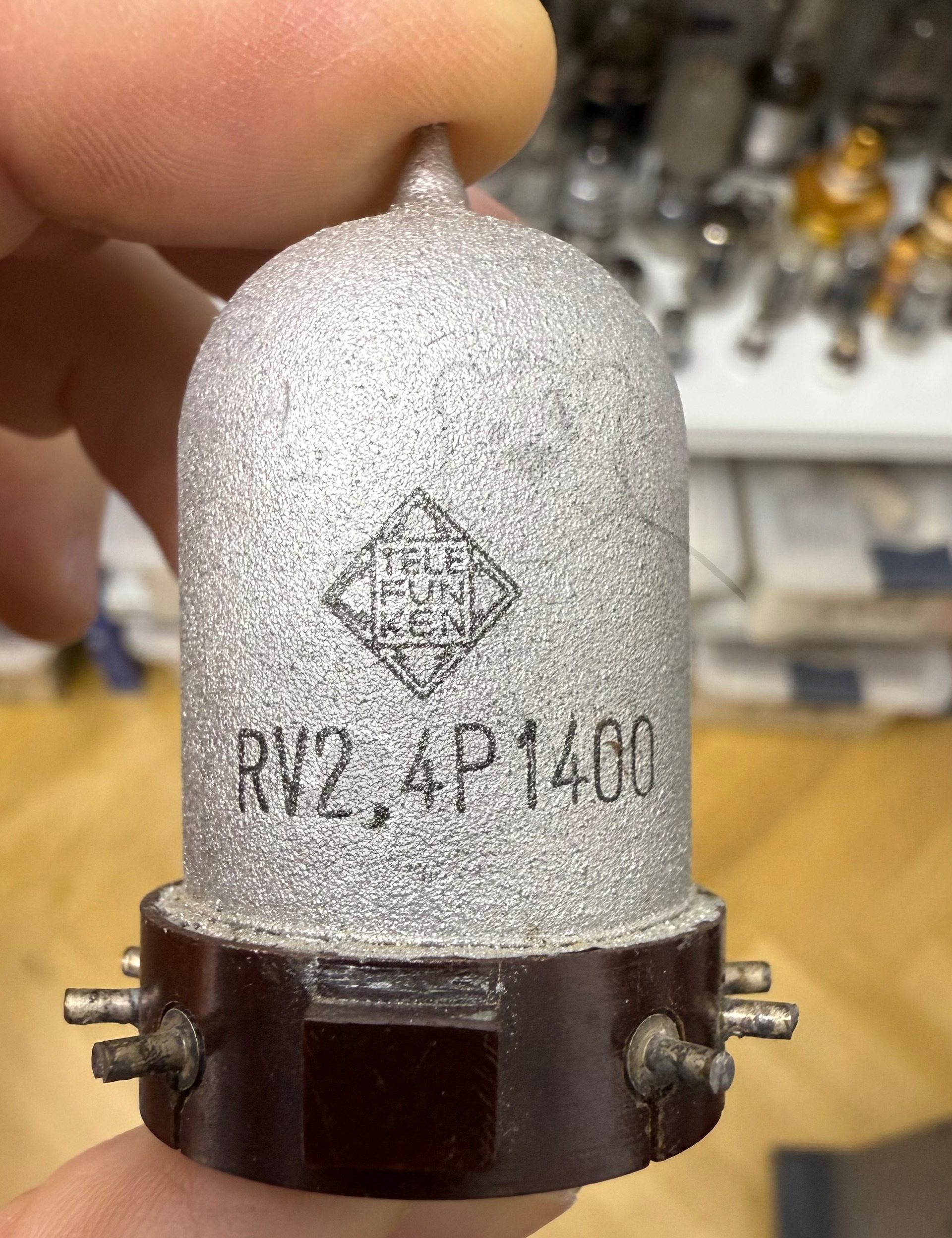 Röhre RV2,4P1400 #7788 Bild 3