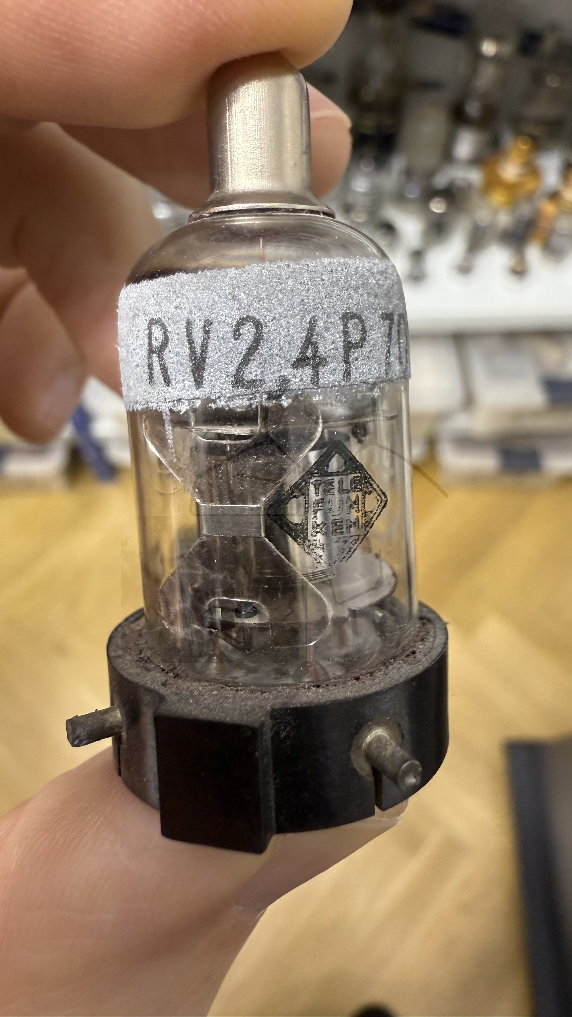 Röhre RV2,4P701 #7794 Bild 4