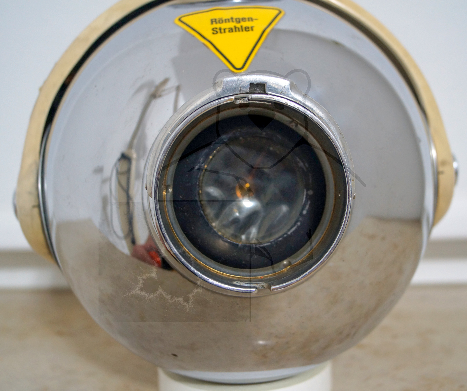 Siemens Roentgenkugel, Chrome Variante, Blick auf die Roentgenroehre